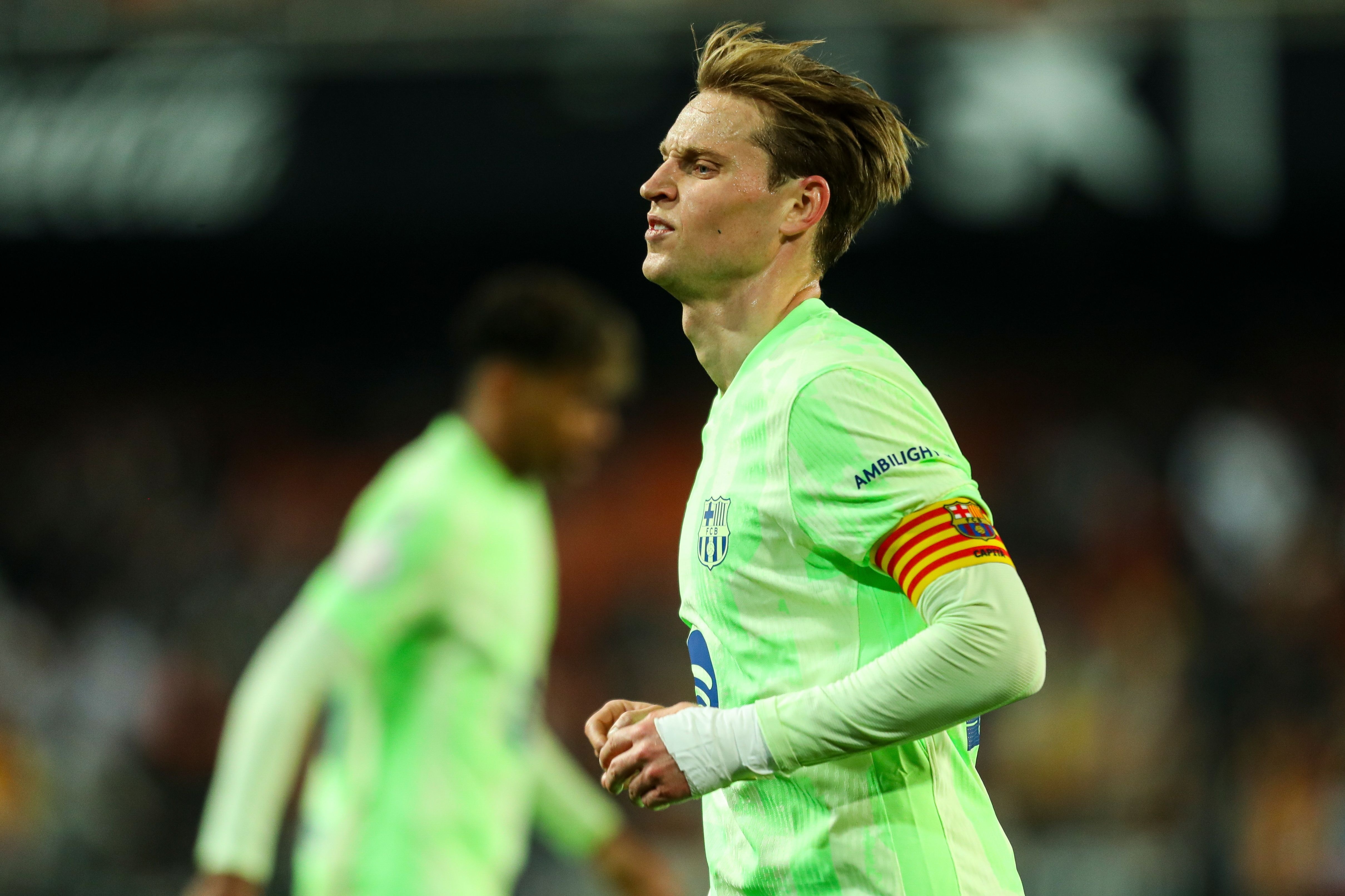 九游-西超杯决赛铲姆巴佩染红！官方：德容因暴力行为被禁赛1场+罚款