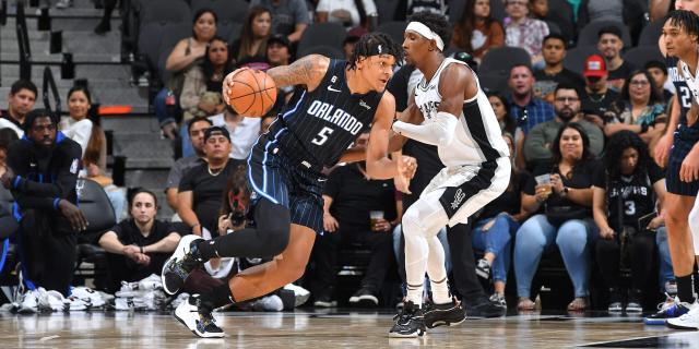 九游体育-休赛期主帅开小灶 新赛季状元郎将季后赛视作目标