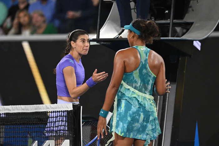 九游体育-德约妻子罕见亲自下场批评球员：一点也不尊重人！|科斯蒂亚|大坂直美|澳网|德约科维奇|主裁判_新浪体育_新浪新闻