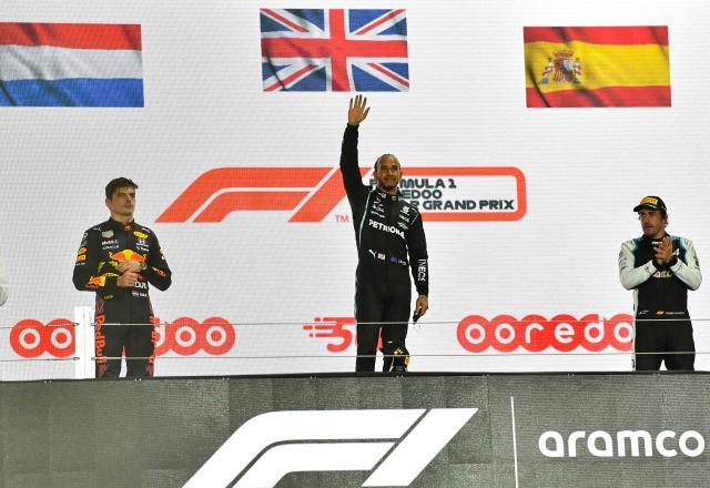 关键时刻连夺两站冠军 七冠王汉密尔顿被“唤醒”